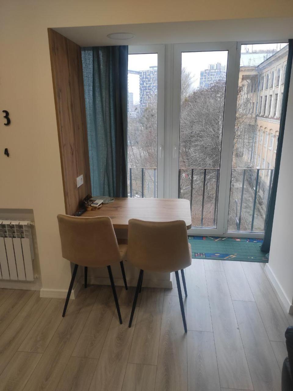 Апартаменти Поруч З М. Палац Україна Kyiv Exterior foto